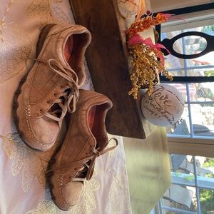 Cute tan/brown suede Sketchers hiking bootie …. Hardly worn